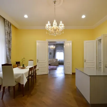 Dalmatinova 2-bedroom With Castle View *